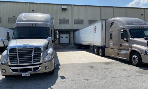 Introduction to Trucking Jobs, Careers and Businesses – How to Get Your CDL and Start a Trucking Career